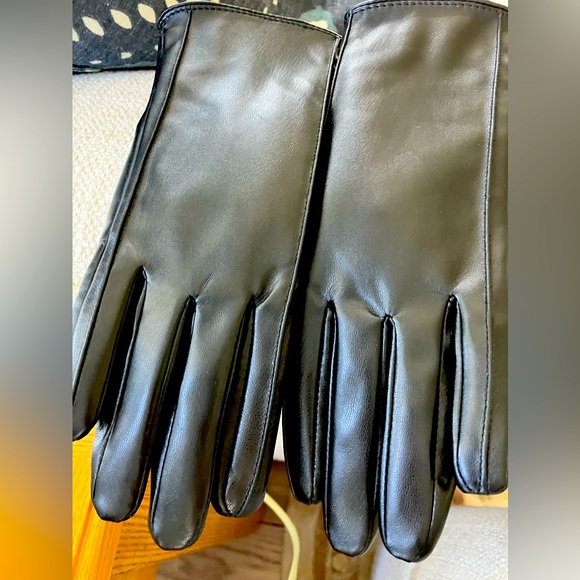 Two sets of faux leather unisex gloves, black and beige, size Medium never worn - Picture 8 of 16